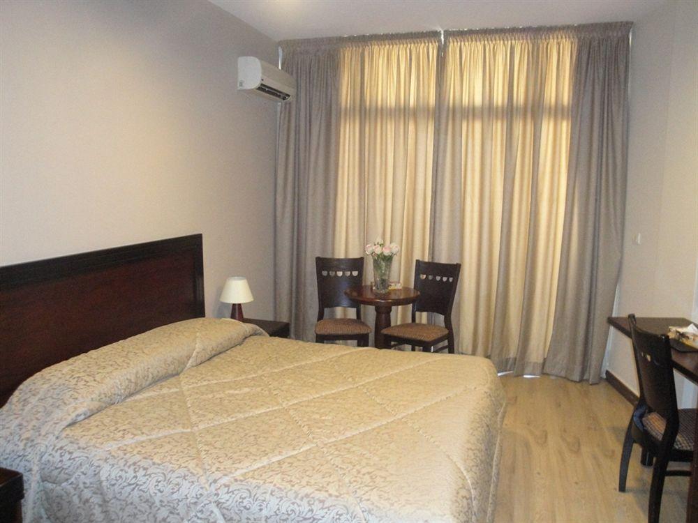 Mozart Hotel Beirut Esterno foto