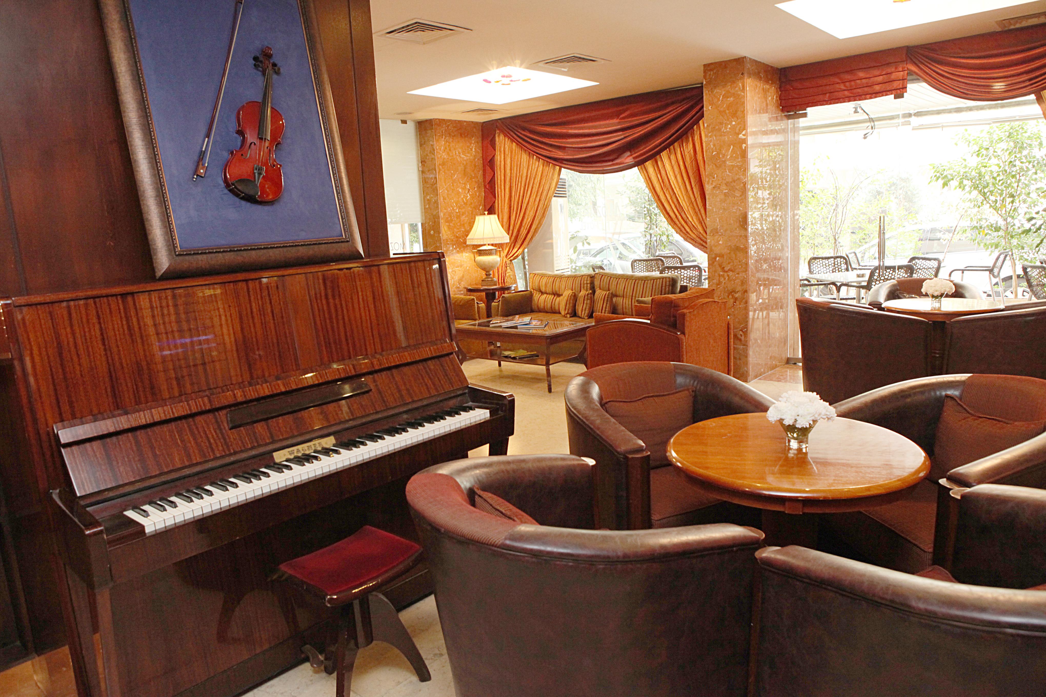 Mozart Hotel Beirut Esterno foto
