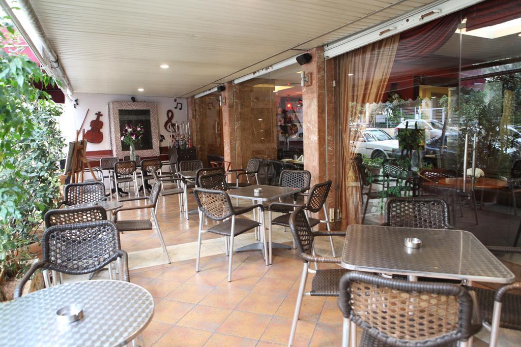 Mozart Hotel Beirut Esterno foto