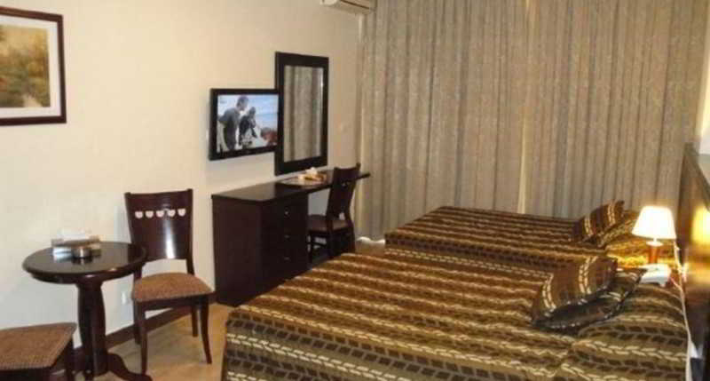 Mozart Hotel Beirut Esterno foto