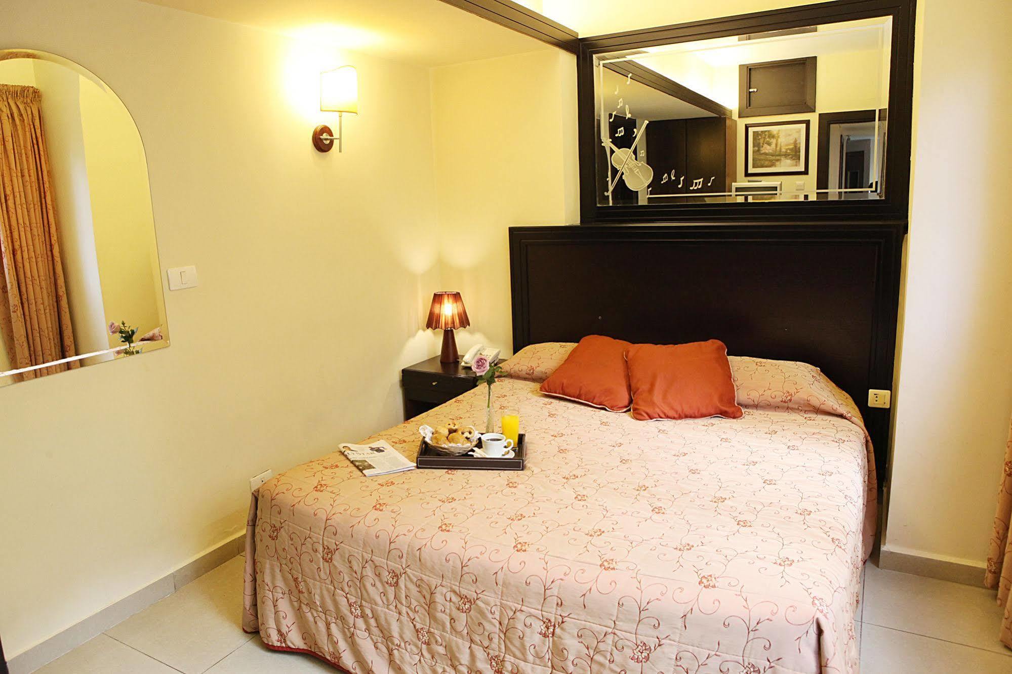 Mozart Hotel Beirut Esterno foto