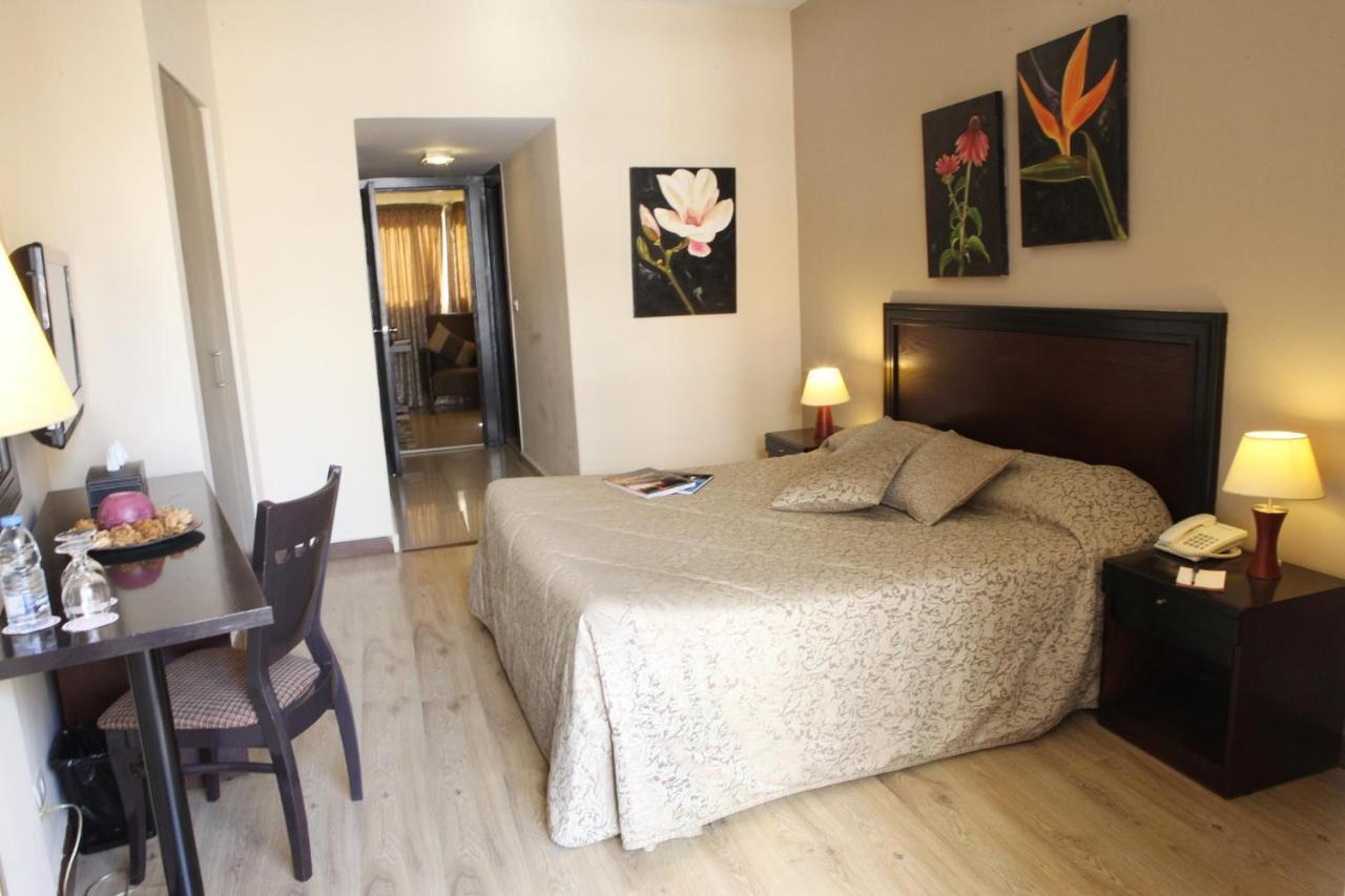 Mozart Hotel Beirut Esterno foto